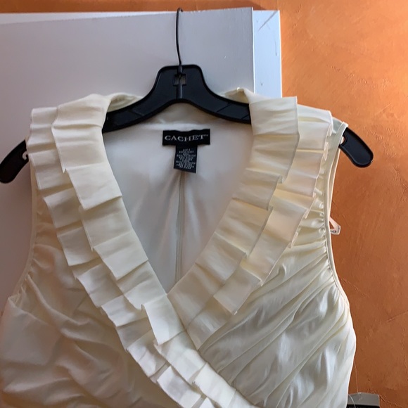 Brand New, CACHET size 8 - Picture 3 of 7